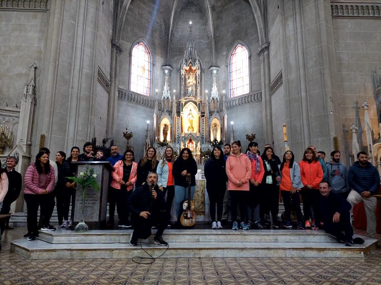 Colegios del obispado de Azul peregrinaron hacia el Seminario diocesano