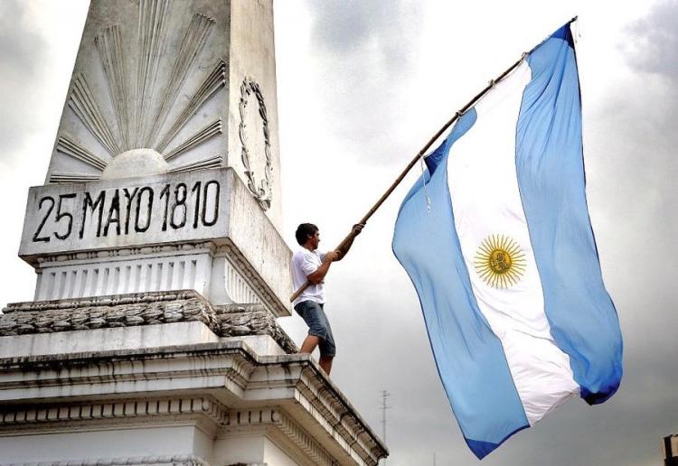 #25deMayo 'Como cristianos agradecemos a Dios el don de la Patria' #25deMayo 'Como cristianos agradecemos a Dios el don de la Patria'