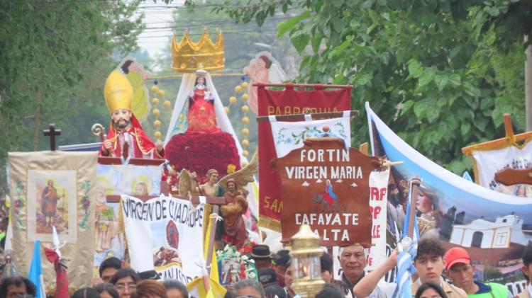 Los fieles de Cafayate celebraron a Nuestra Señora del Rosario Los fieles de Cafayate celebraron a Nuestra Señora del Rosario
