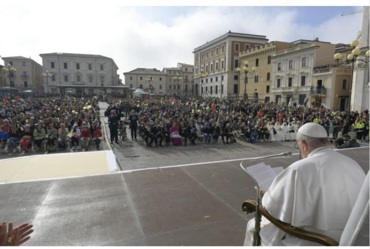 El Papa a víctimas del terremoto: "El dolor no se va con palabras, sino con cercanía" El Papa a víctimas del terremoto: "El dolor no se va con palabras, sino con cercanía"
