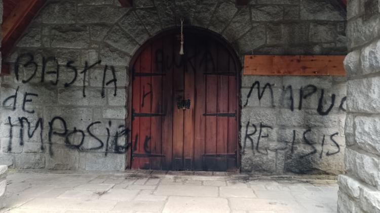 Condenan el vandalismo en iglesias de Villa La Angostura Condenan el vandalismo en iglesias de Villa La Angostura