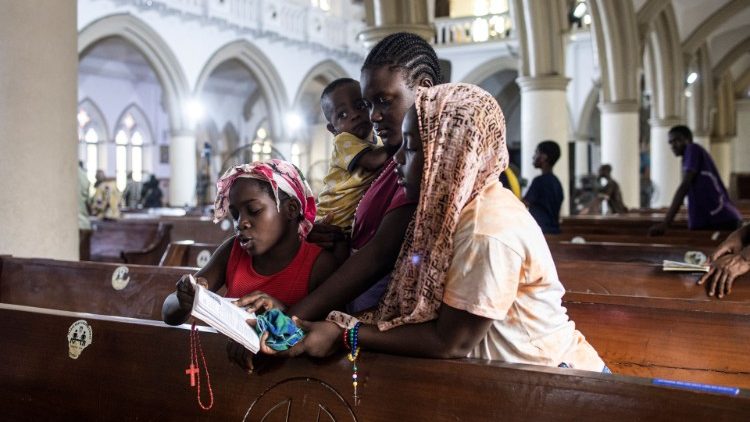 Continúa creciendo el número de católicos en el mundo Continúa creciendo el número de católicos en el mundo