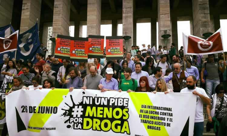 Nueva marcha en Rosario con la consigna 'Ni un pibe menos por la droga' Nueva marcha en Rosario con la consigna 'Ni un pibe menos por la droga'