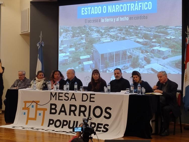 Córdoba: el Card. Rossi y Mons. Ojea reflexionan sobre acceso a la tierra y al techo Córdoba: el Card. Rossi y Mons. Ojea reflexionan sobre acceso a la tierra y al techo