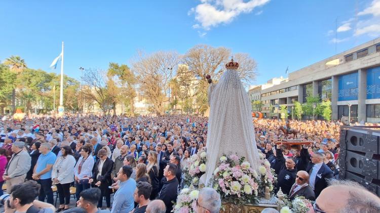 Córdoba: los migrantes y los 'cascoteados' en el centro de la oración a la Virgen