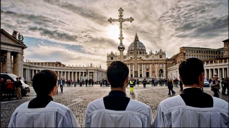 Crecieron los católicos pero hay menos sacerdotes y seminaristas Crecieron los católicos pero hay menos sacerdotes y seminaristas