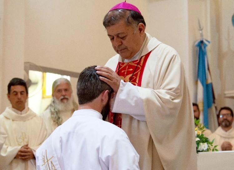 Cruz del Eje: nuevo sacerdote de la Sociedad San Juan Cruz del Eje: nuevo sacerdote de la Sociedad San Juan