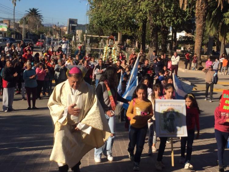 Luego de 30 años, volvió a Cruz del Eje la procesión de San Antonio Luego de 30 años, volvió a Cruz del Eje la procesión de San Antonio