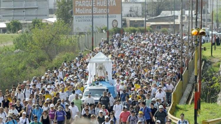 De Rosario a San Nicolás para pedir a la Virgen por la Patria y la unidad De Rosario a San Nicolás para pedir a la Virgen por la Patria y la unidad
