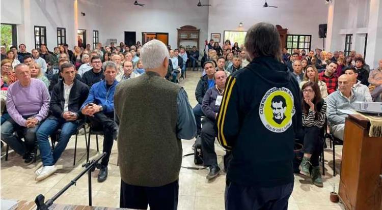 Dirigentes políticos y sociales sanjuaninos participaron de una jornada espiritual Dirigentes políticos y sociales sanjuaninos participaron de una jornada espiritual