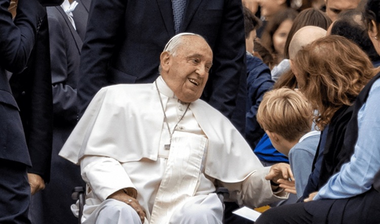 Doce años de pontificado de Francisco: la Iglesia de 'todos, todos, todos' Doce años de pontificado de Francisco: la Iglesia de 'todos, todos, todos'