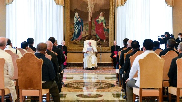 El Papa a los maristas: Educar para mirar "más allá" de una visión ilustrada El Papa a los maristas: Educar para mirar "más allá" de una visión ilustrada
