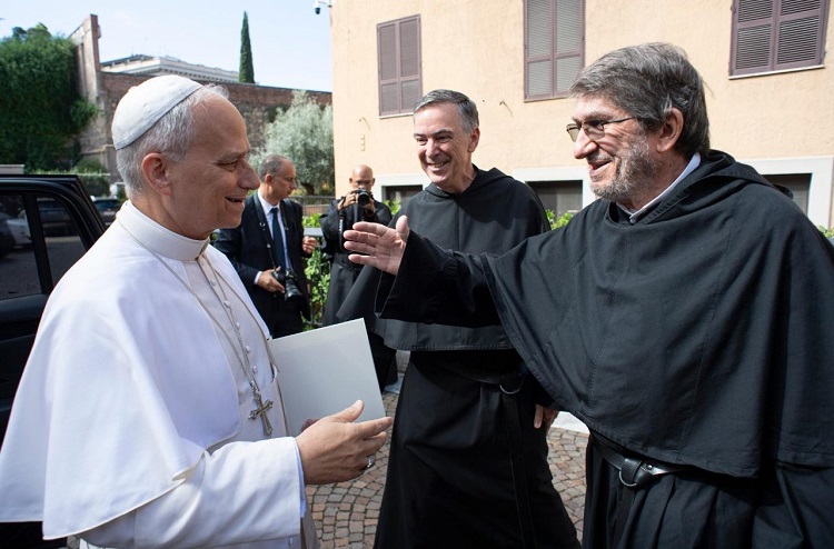 'El amor está en el centro de todo', dijo el Papa a sus hermanos agustinos