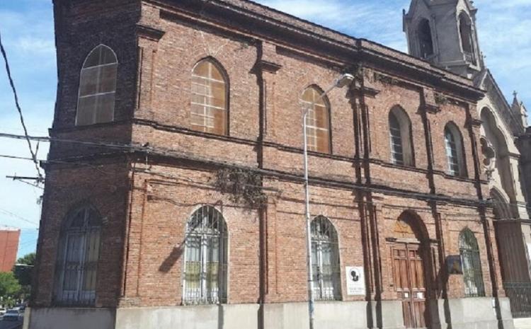 El arzobispado de Paraná denunció la usurpación de un inmueble parroquial El arzobispado de Paraná denunció la usurpación de un inmueble parroquial