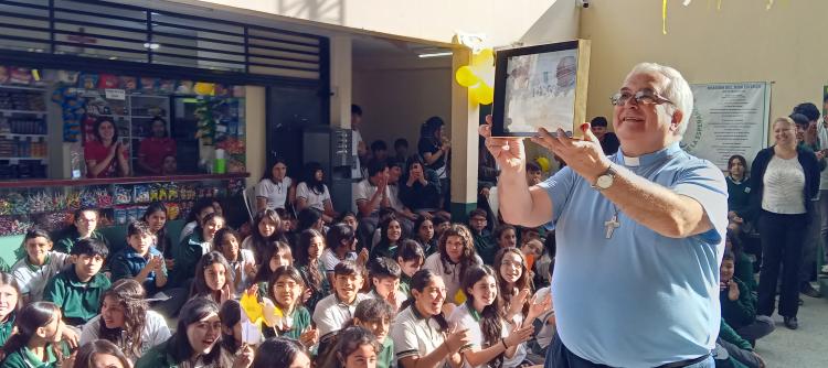 El arzobispo de Tucumán visitó la parroquia Sagrada Familia en Alderetes El arzobispo de Tucumán visitó la parroquia Sagrada Familia en Alderetes