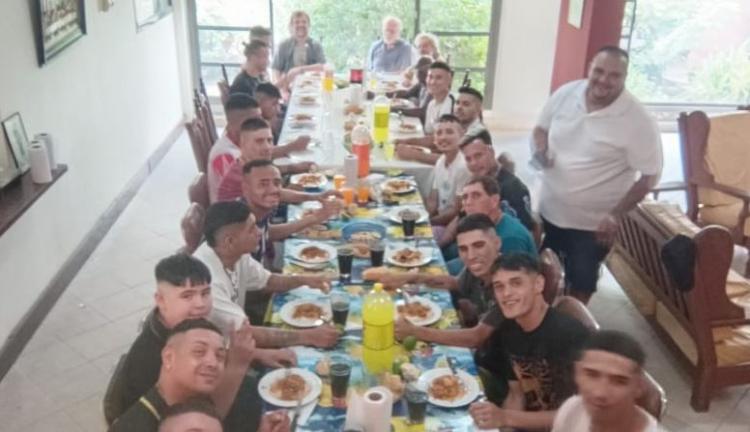 El Card. Bokalic visitó a jóvenes en recuperación de sus adicciones El Card. Bokalic visitó a jóvenes en recuperación de sus adicciones