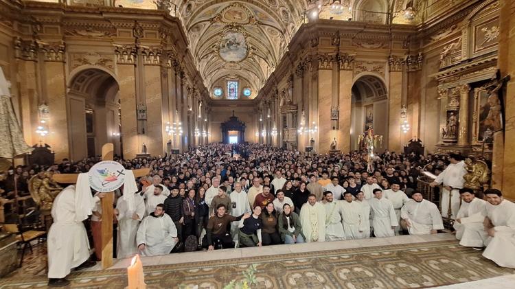 El Card. Rossi a jóvenes cordobeses: '¡Vuelen alto! ¡No se dejen cortar las alas!'