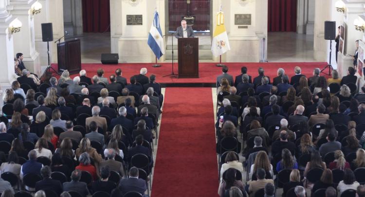 El Card. Rossi, a la comunidad judicial: vivir la justicia con compromiso y humanidad