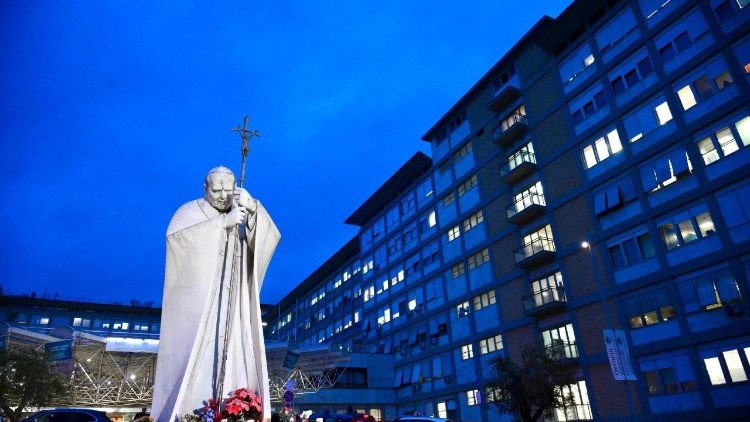 Otra noche tranquila para el Papa en el Gemelli Otra noche tranquila para el Papa en el Gemelli
