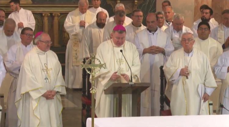 El nuncio acompañó los festejos a la Virgen del Rosario en Gualeguaychú El nuncio acompañó los festejos a la Virgen del Rosario en Gualeguaychú