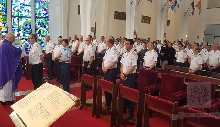 El obispo castrense recordó a los 44 tripulantes del ARA San Juan El obispo castrense recordó a los 44 tripulantes del ARA San Juan