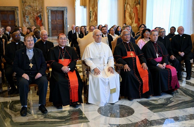 El Papa a Cáritas: El amor nos envía y nos convierte en sus servidores