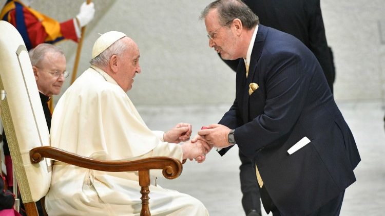 El Papa a dirigentes cristianos: "Urge una economía que incluya y que no excluya" El Papa a dirigentes cristianos: "Urge una economía que incluya y que no excluya"