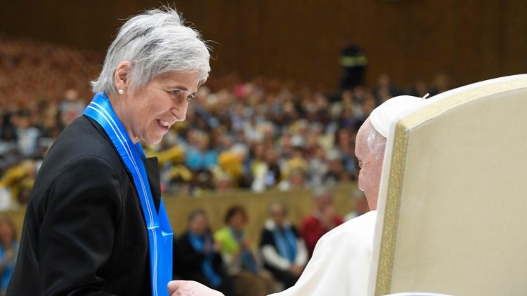 El Papa: 'Una cultura sin mujeres es solitaria' El Papa: 'Una cultura sin mujeres es solitaria'