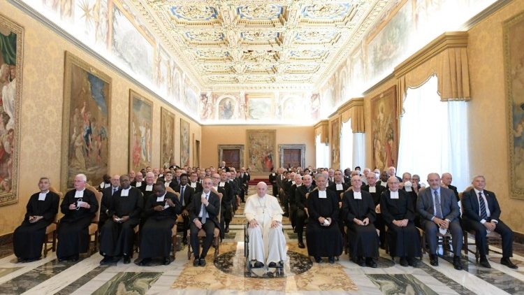 El Papa a los Hermanos Lasallanos: "el mundo vive una emergencia educativa" El Papa a los Hermanos Lasallanos: "el mundo vive una emergencia educativa"