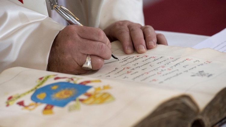 El Papa aclara inequívocamente dos puntos de 'Traditionis custodes' El Papa aclara inequívocamente dos puntos de 'Traditionis custodes'