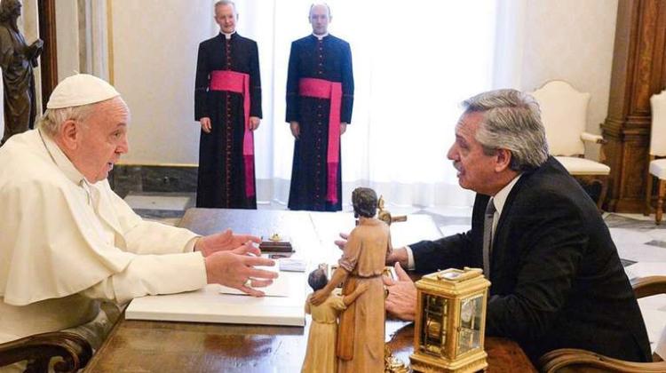El Papa alentó al presidente Alberto Fernández a trabajar por el bien común El Papa alentó al presidente Alberto Fernández a trabajar por el bien común