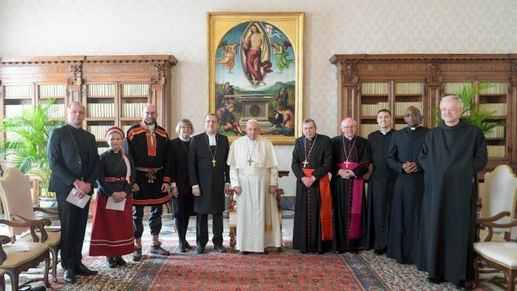 El Papa alienta a caminar y avanzar juntos en el peregrinar ecuménico El Papa alienta a caminar y avanzar juntos en el peregrinar ecuménico