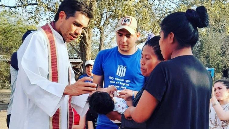 El Papa animó a un grupo de argentinos que misiona en comunidades indígenas El Papa animó a un grupo de argentinos que misiona en comunidades indígenas