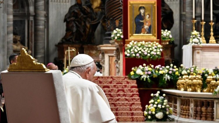 El Papa apela a la paz en un mundo desgarrado por la guerra El Papa apela a la paz en un mundo desgarrado por la guerra