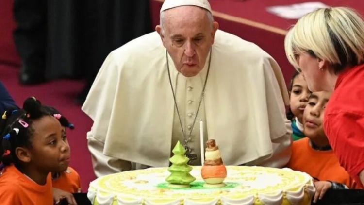El Papa celebrará su cumpleaños con el indigente Wué El Papa celebrará su cumpleaños con el indigente Wué