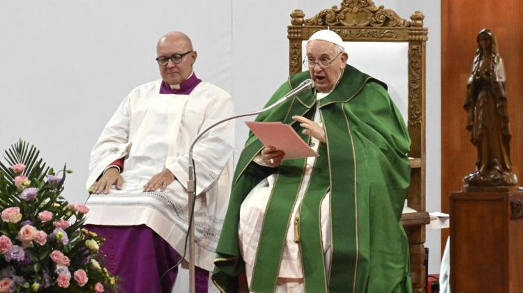 El Papa celebró una misa para el pequeño rebaño católico de Mongolia El Papa celebró una misa para el pequeño rebaño católico de Mongolia