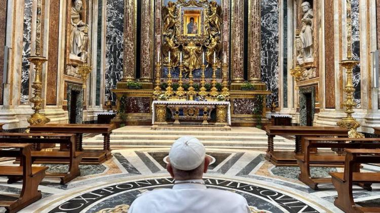 El Papa confía a la Virgen María su visita a Marsella El Papa confía a la Virgen María su visita a Marsella