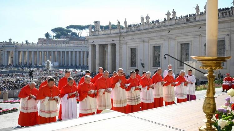 El Papa creó 21 nuevos cardenales, entre ellos tres argentinos El Papa creó 21 nuevos cardenales, entre ellos tres argentinos