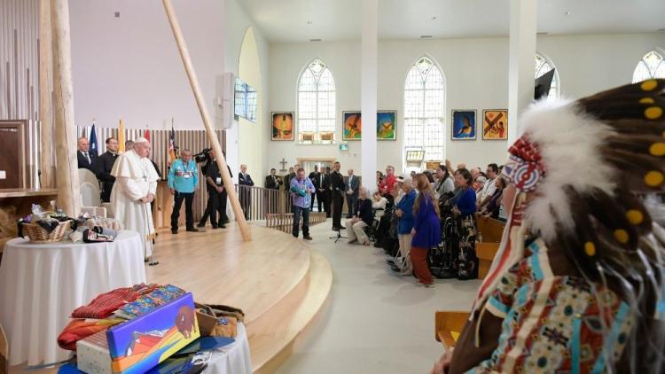 El Papa en Canadá: "Es necesario empezar de nuevo, mirando a Jesús crucificado" El Papa en Canadá: "Es necesario empezar de nuevo, mirando a Jesús crucificado"