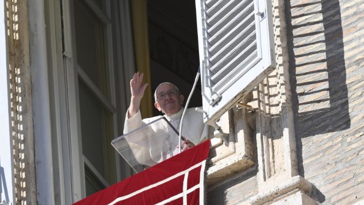 El Papa en el Ángelus: "En la vida, nunca está todo perdido" El Papa en el Ángelus: "En la vida, nunca está todo perdido"