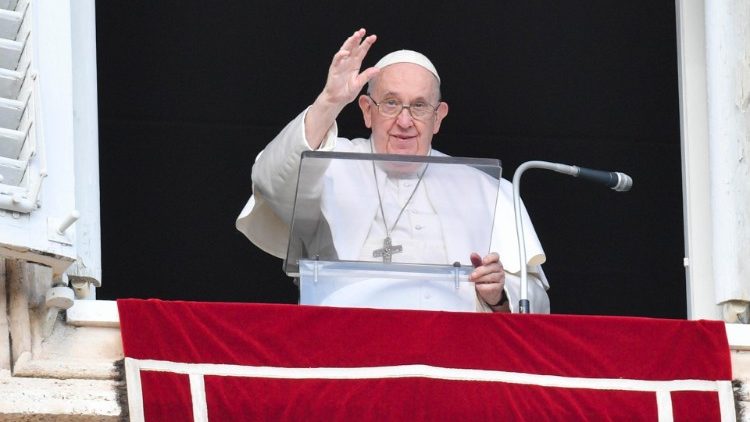 Ángelus: "Que hermoso es dejar todo para experimentar el servicio" Ángelus: "Que hermoso es dejar todo para experimentar el servicio"