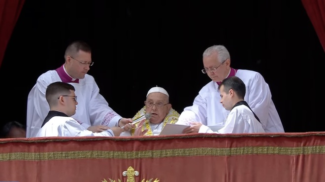 El Papa en el Urbi et Orbi: 'La paz no es posible si no hay libertad religiosa' El Papa en el Urbi et Orbi: 'La paz no es posible si no hay libertad religiosa'