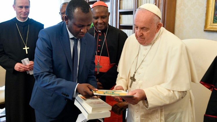 El Papa felicita a los impulsores del Pacto Educativo Africano El Papa felicita a los impulsores del Pacto Educativo Africano