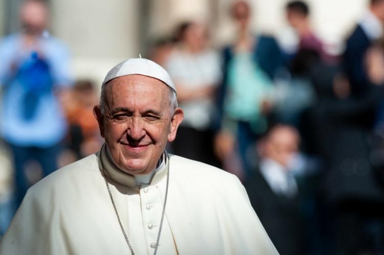 El Papa Francisco no tiene fiebre y mejora de la gripe El Papa Francisco no tiene fiebre y mejora de la gripe