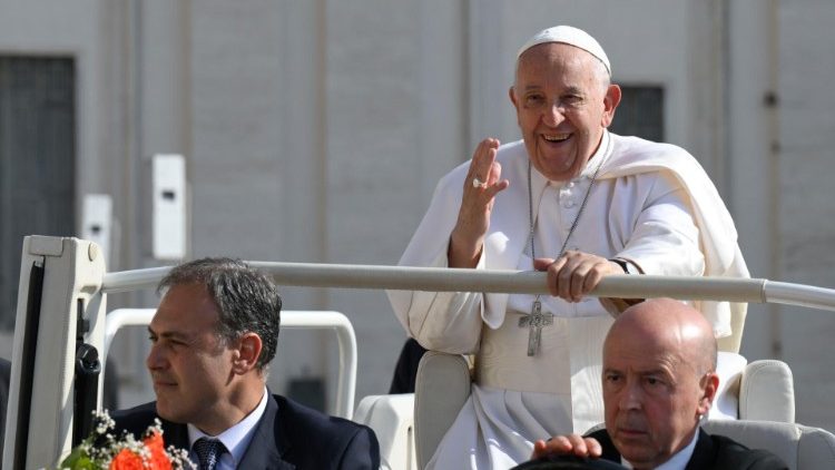 El Papa invita a 'eliminar el caos interior para sanar el caos en el mundo' El Papa invita a 'eliminar el caos interior para sanar el caos en el mundo'
