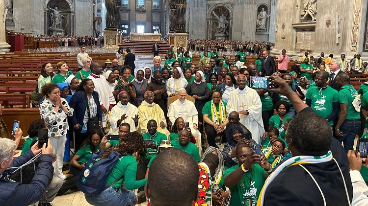 El Papa 'invitado sorpresa' en la peregrinación jubilar de embajadores africanos El Papa 'invitado sorpresa' en la peregrinación jubilar de embajadores africanos