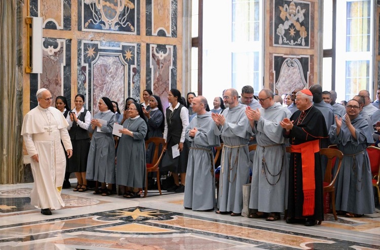 El Papa invitó a los religiosos a leer siempre 'los signos de los tiempos'