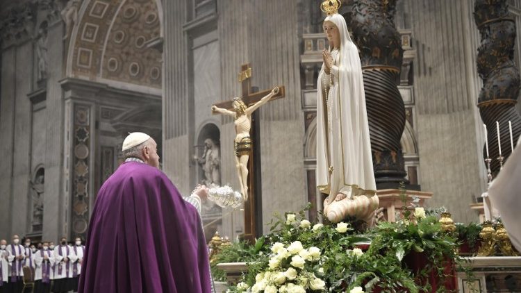 El Papa llama a utilizar el arma de la oración para pedir a Dios la paz El Papa llama a utilizar el arma de la oración para pedir a Dios la paz