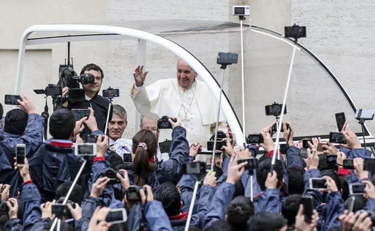 El Papa: Los medios digitales, una herramienta poderosa para promover la paz El Papa: Los medios digitales, una herramienta poderosa para promover la paz