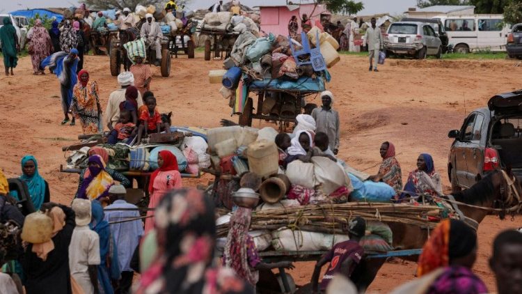 El Papa pide ayuda humanitaria para Sudán, devastado por la guerra El Papa pide ayuda humanitaria para Sudán, devastado por la guerra
